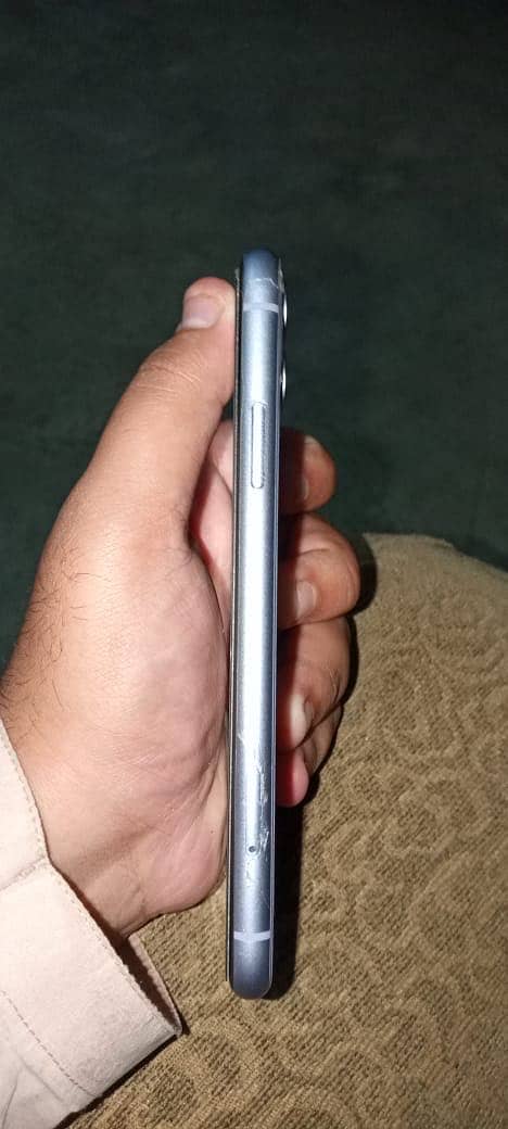Apple iPhone 11 0
