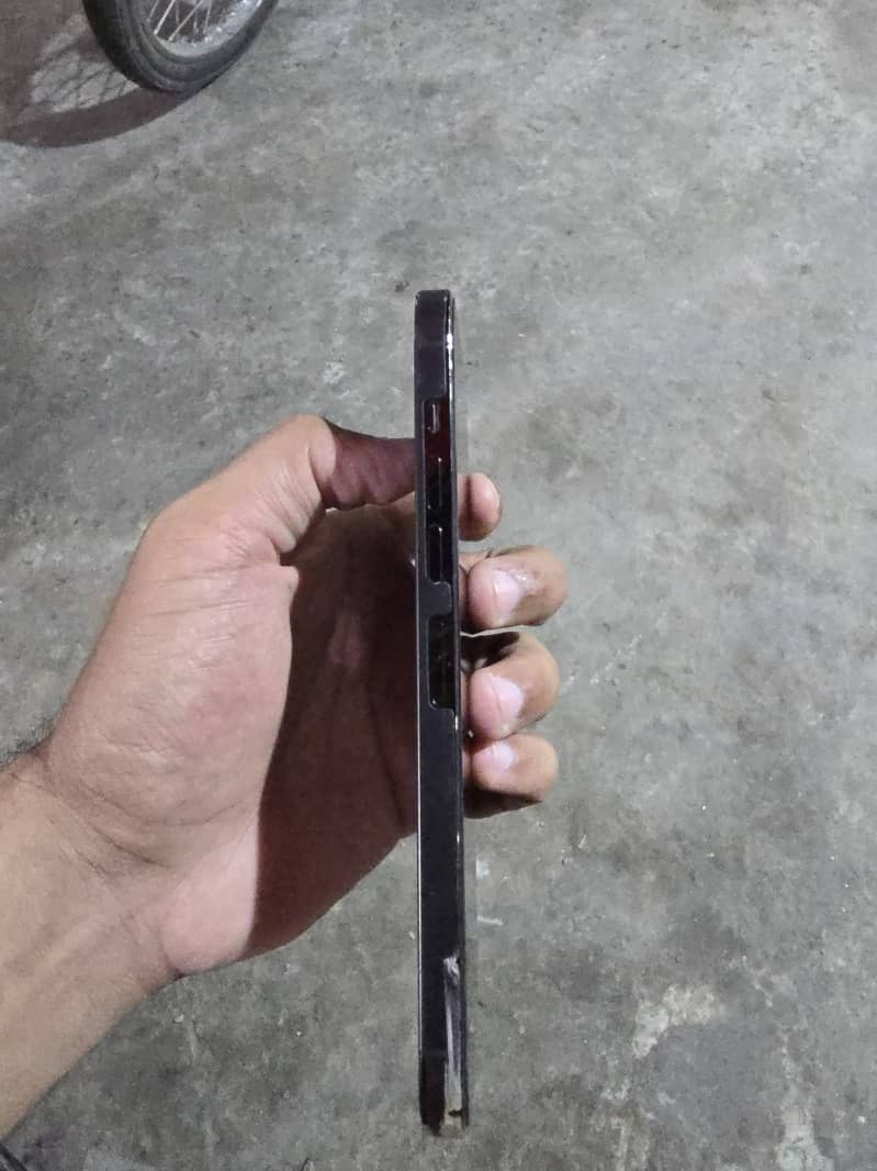 Apple iPhone 13 Pro Max 1