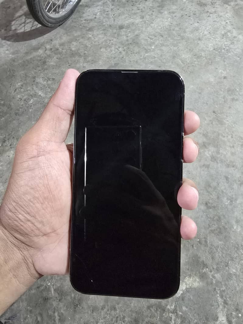 Apple iPhone 13 Pro Max 4