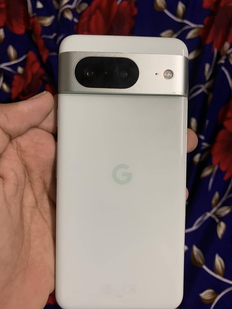Google Pixel 8 1