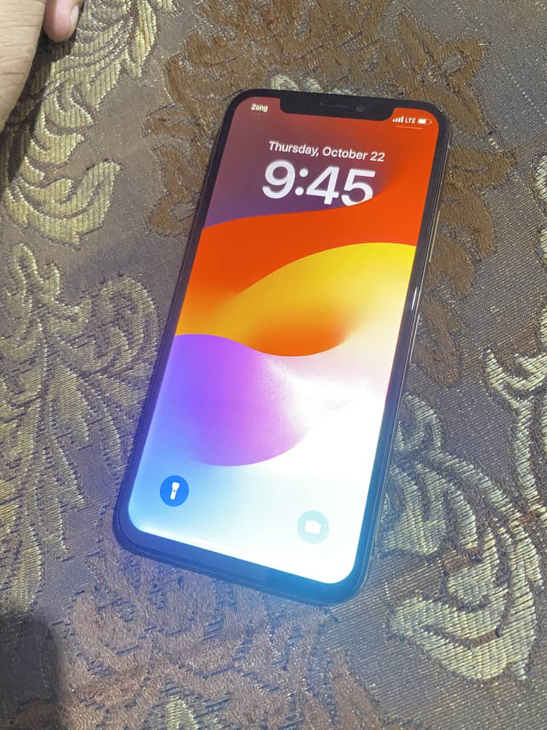 Apple iPhone XS 0