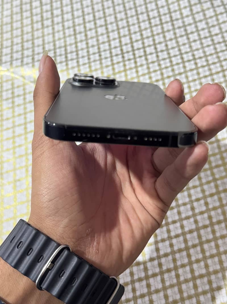Apple iPhone 14 Pro Max 4