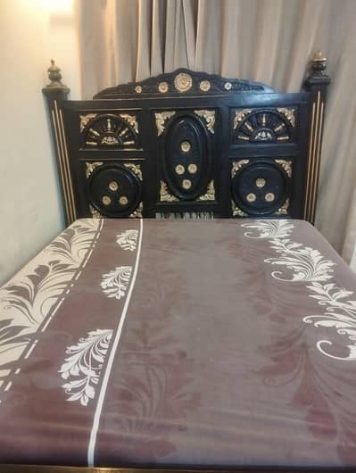 wood made bed in Johar town