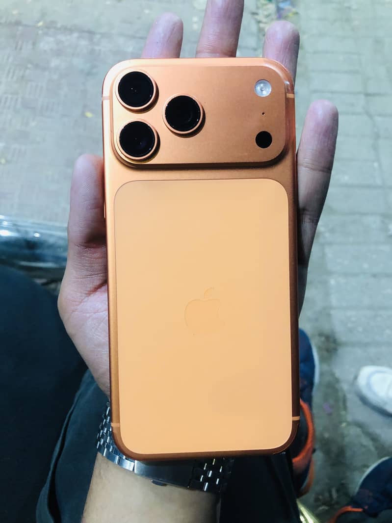 Apple iPhone 17 Pro Max 0