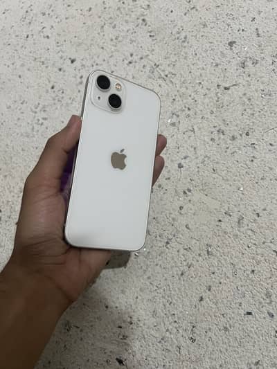 Apple iPhone 13