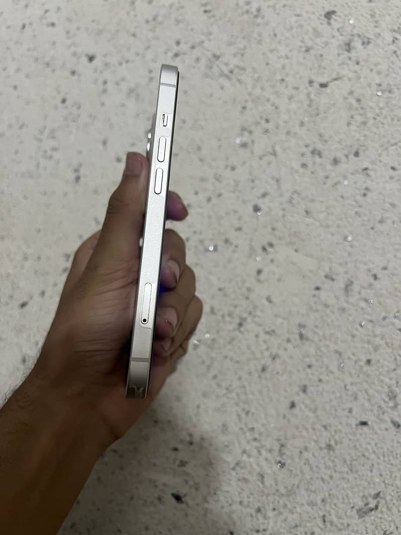 Apple iPhone 13 3