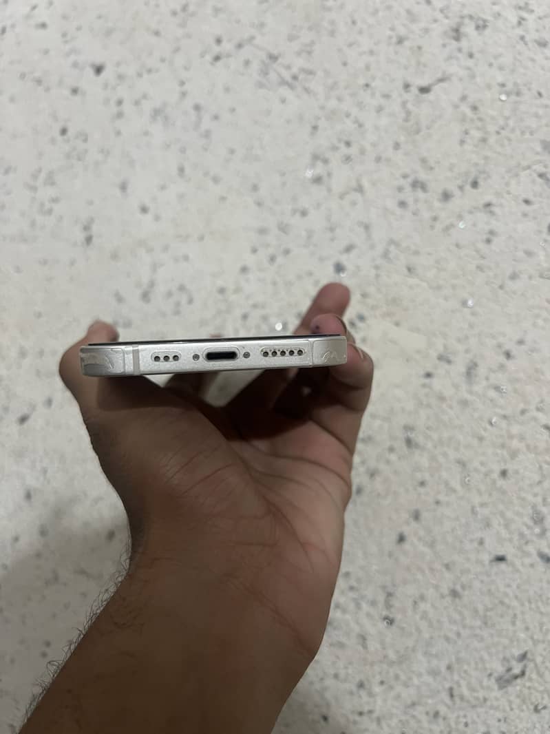 Apple iPhone 13 4