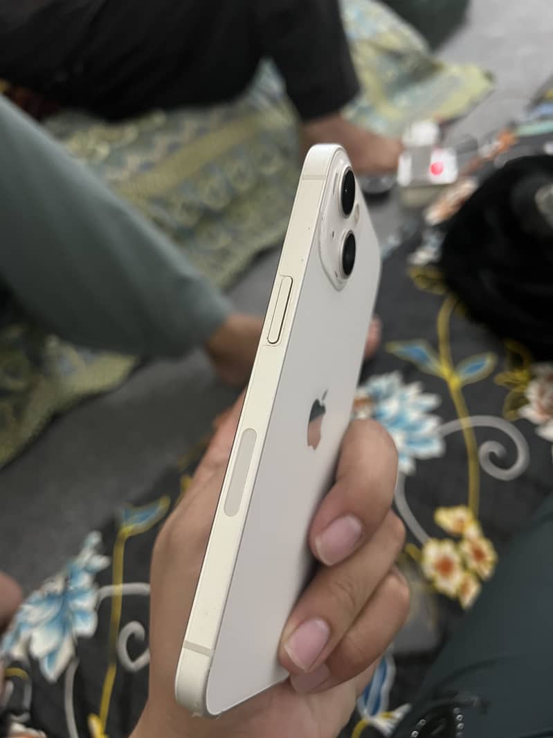 Apple iPhone 13 6