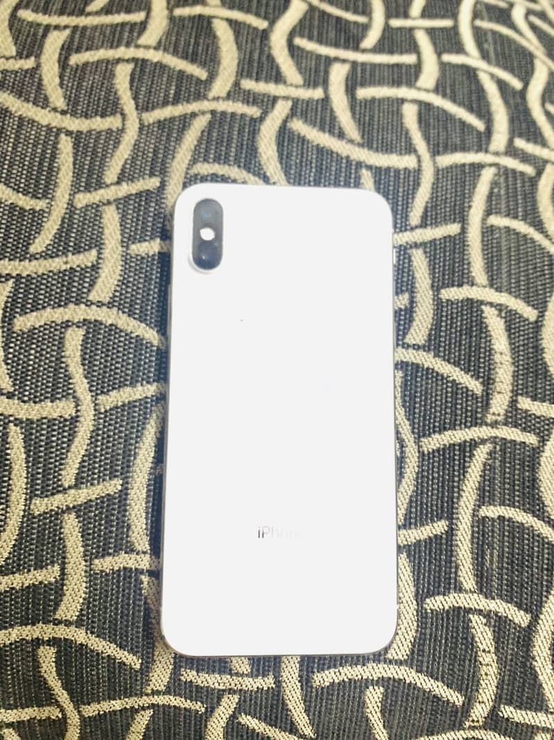Apple iPhone X 4