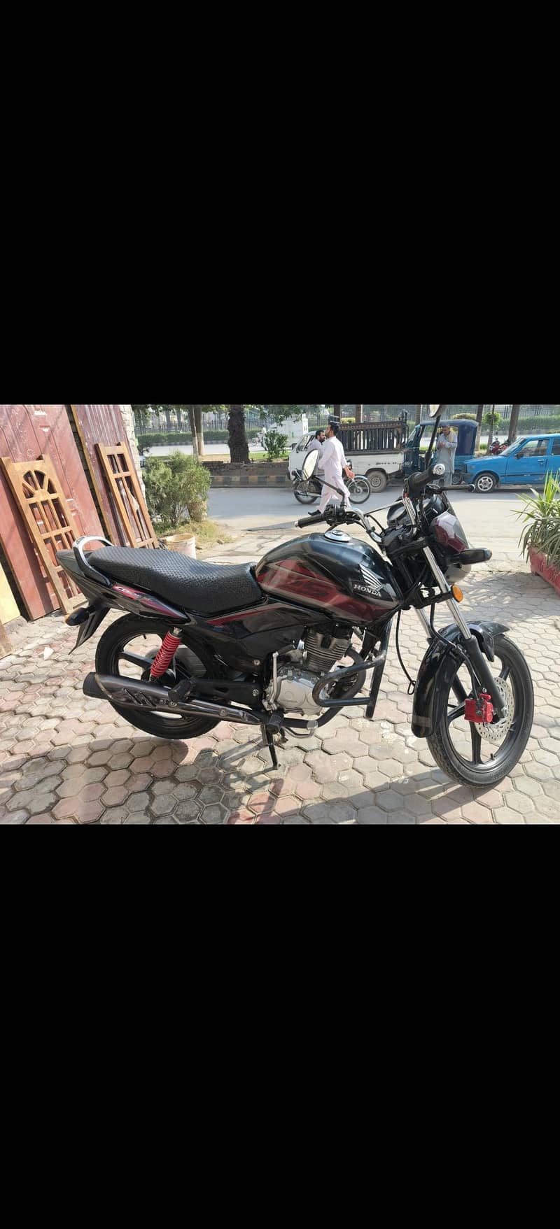 Honda cb125f 4