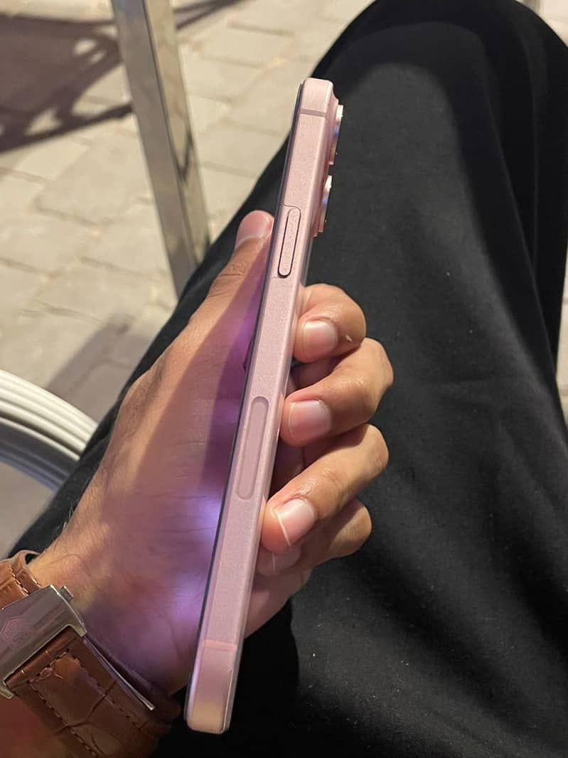 iPhone 15 plus 2