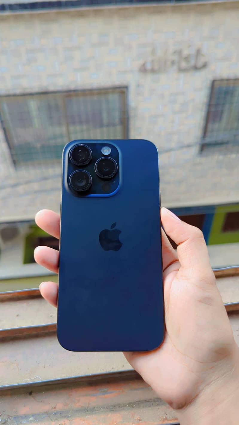 Apple iPhone 15 Pro 0