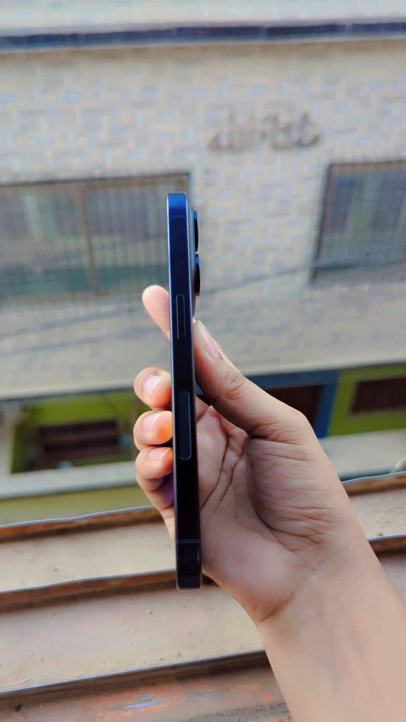 Apple iPhone 15 Pro 1