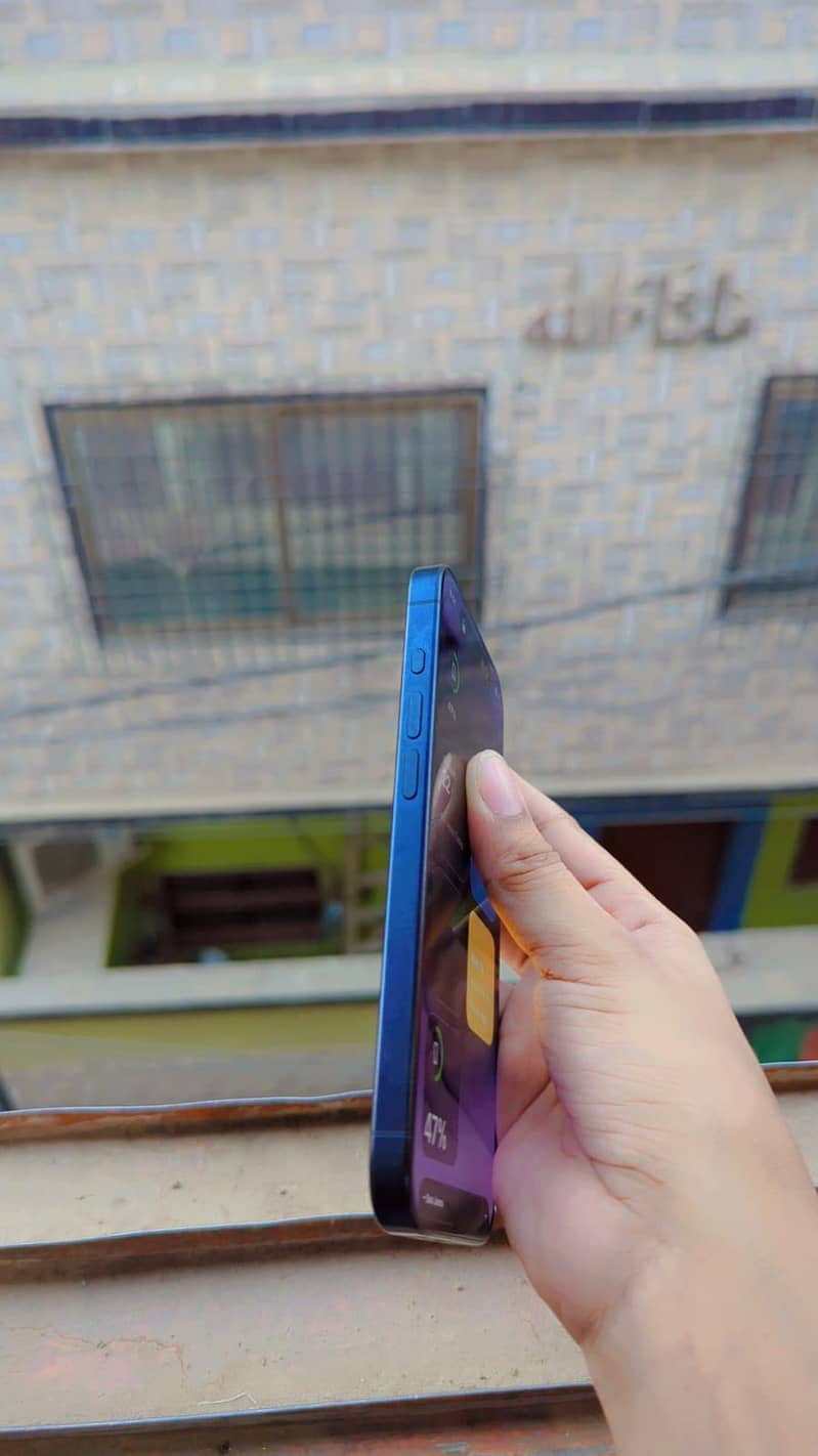 Apple iPhone 15 Pro 3
