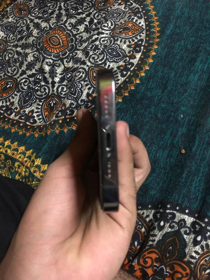 Apple iPhone 13 Pro 3