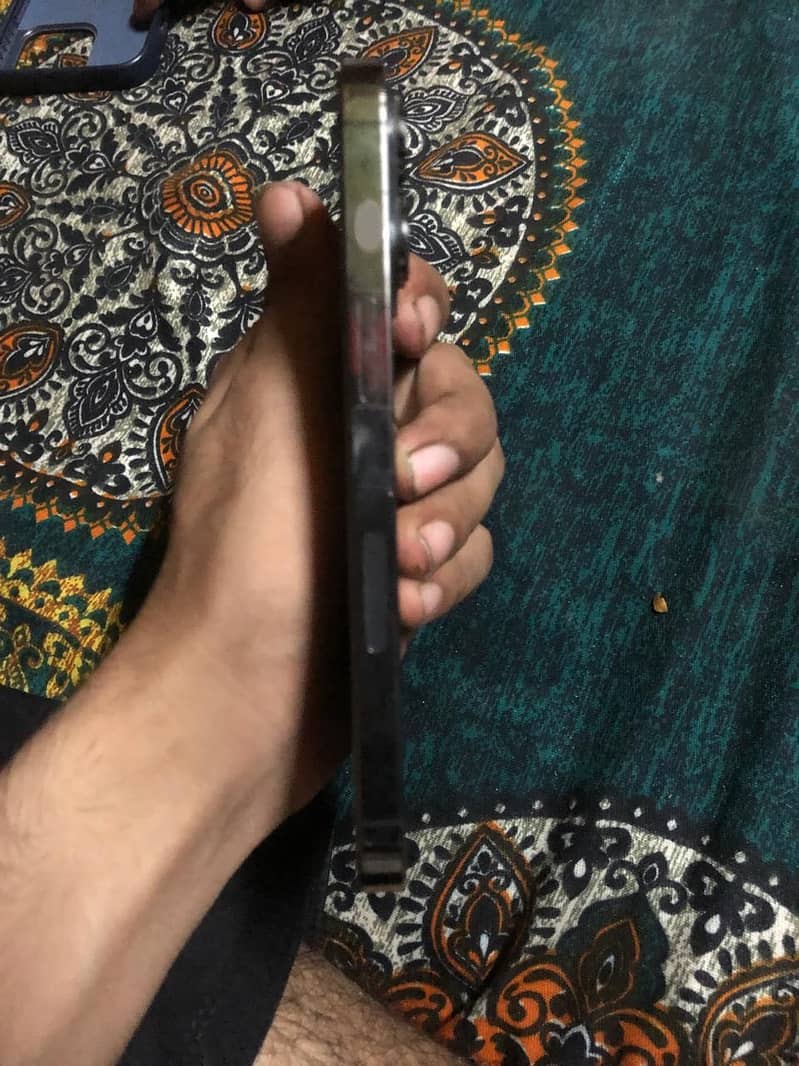 Apple iPhone 13 Pro 4