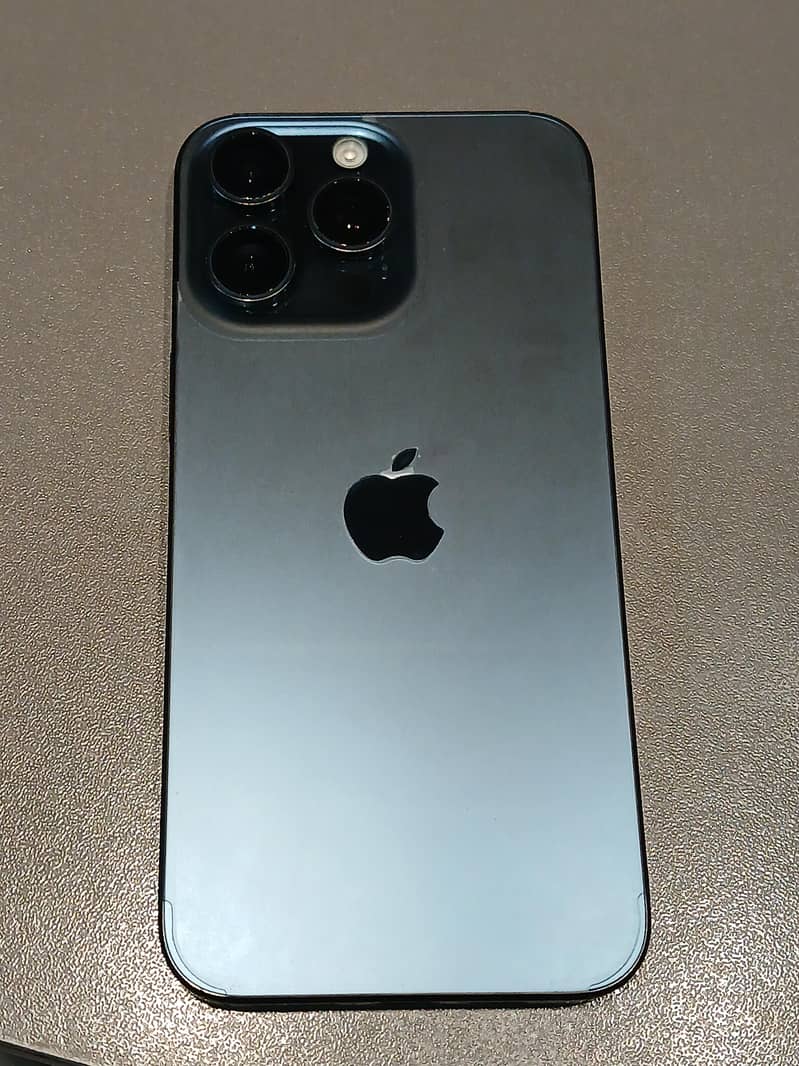Apple iPhone 15 Pro Max 1
