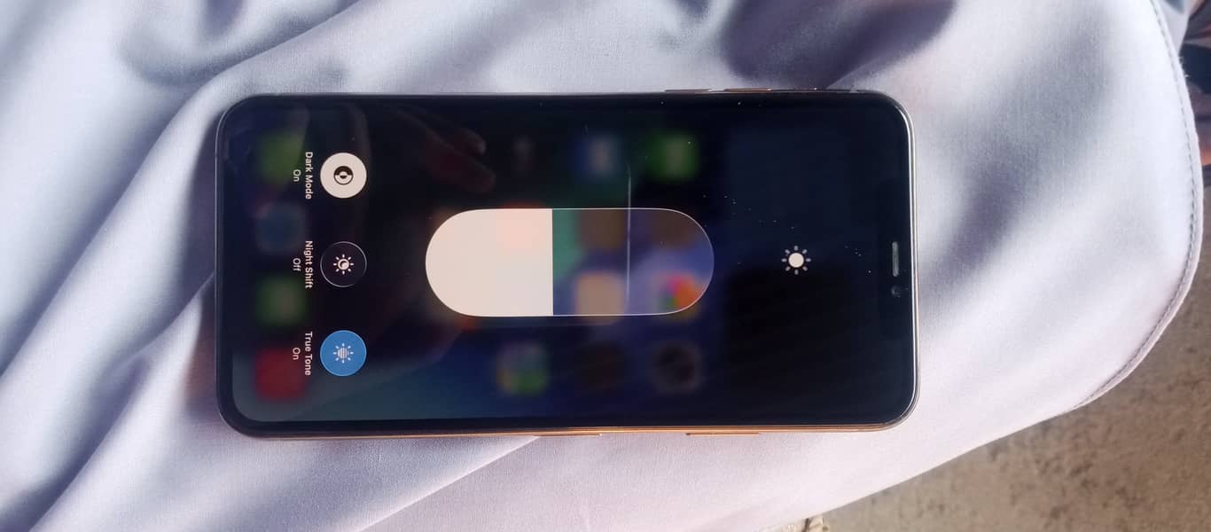 Apple iPhone 11 Pro Max 1