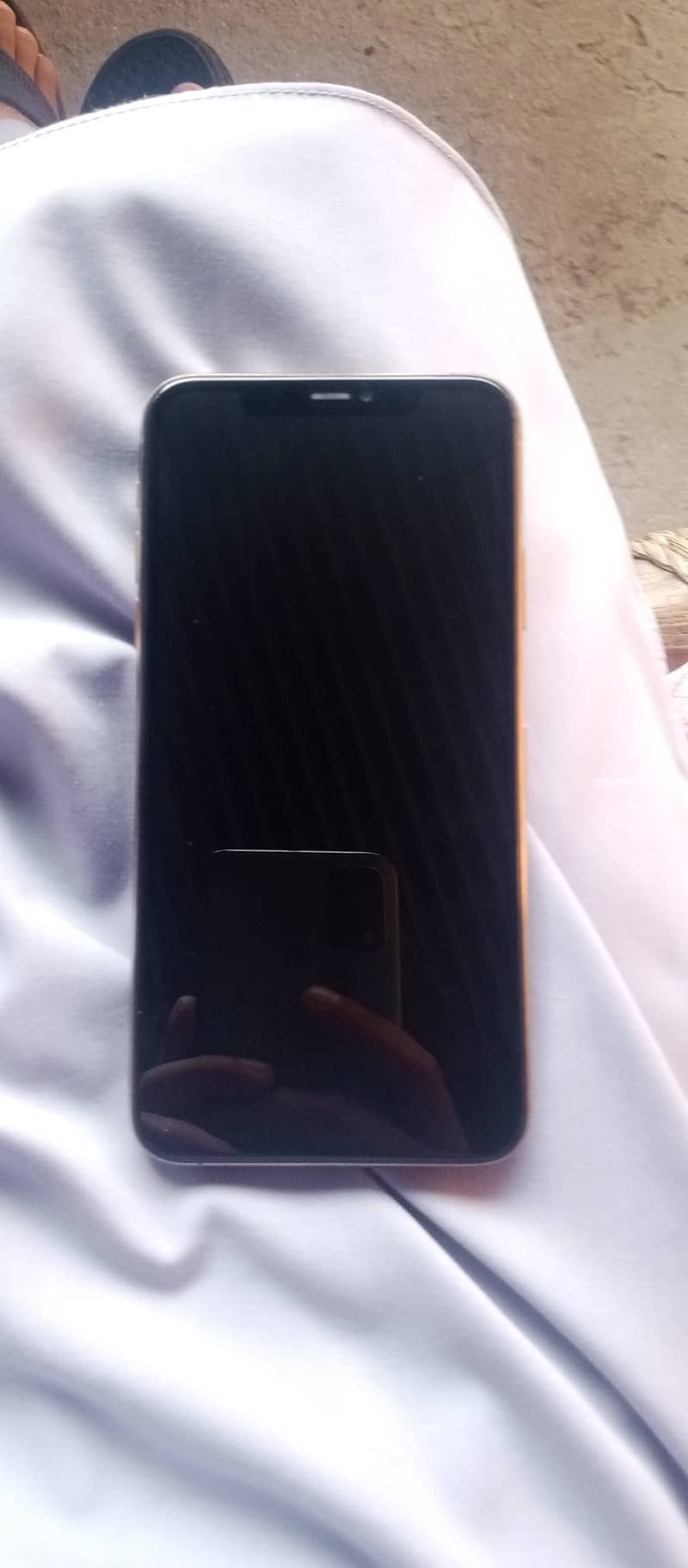Apple iPhone 11 Pro Max 2
