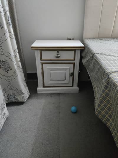 Bedside Table Pair in White/Dressing Table in White