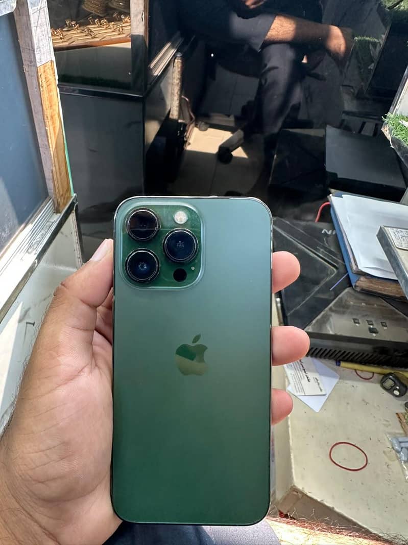 Apple iPhone 13 Pro 4