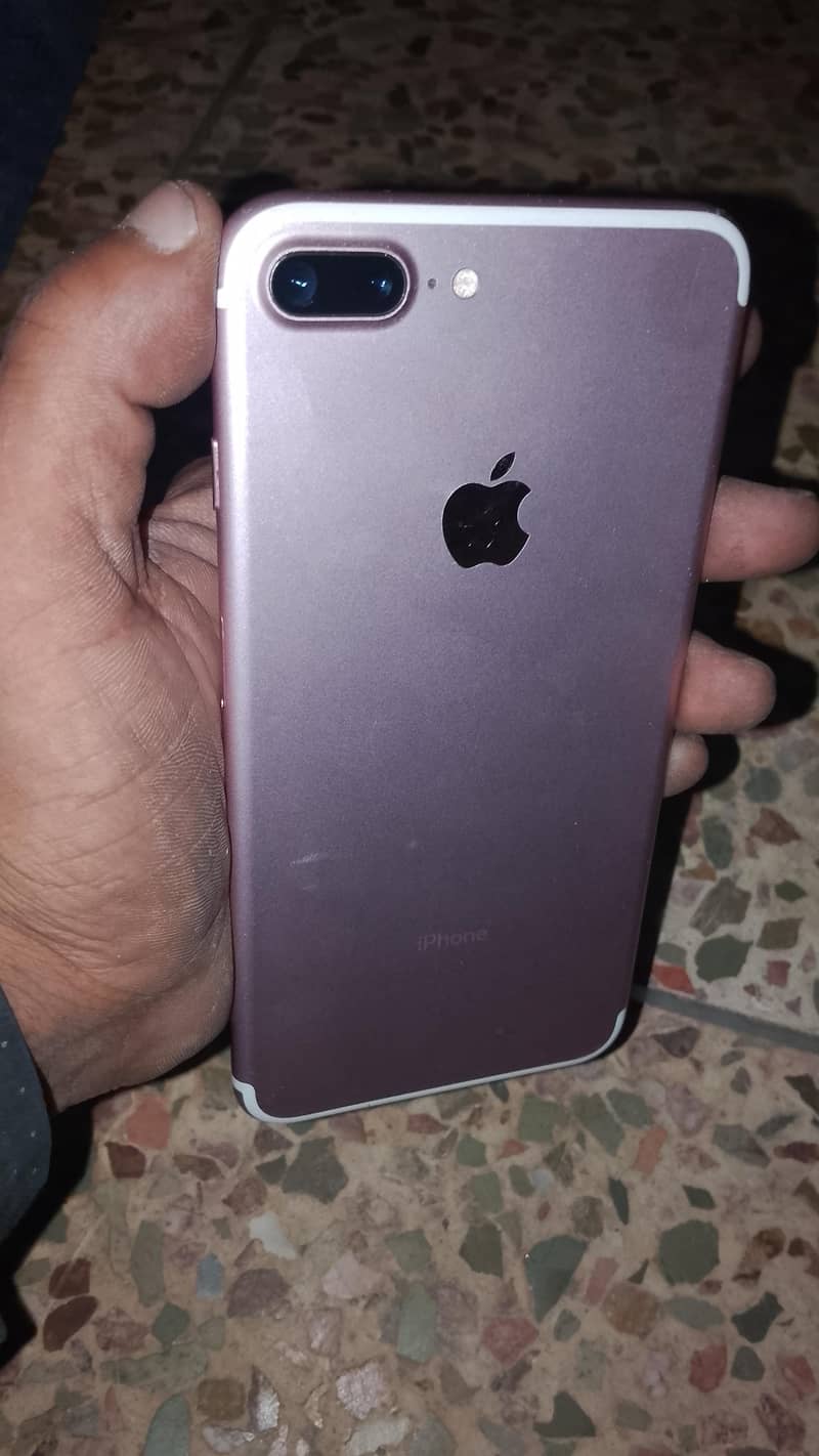 Apple iPhone 7 Plus 0