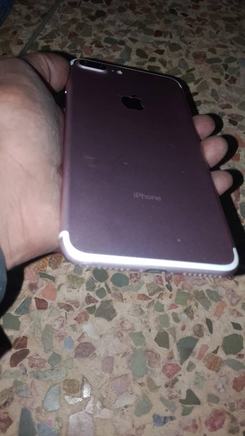 Apple iPhone 7 Plus 1