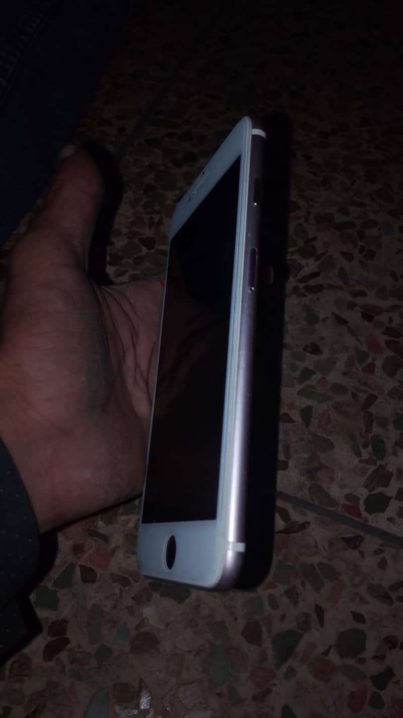 Apple iPhone 7 Plus 6