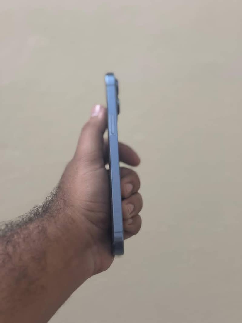 Apple iPhone 13 Pro Max 2