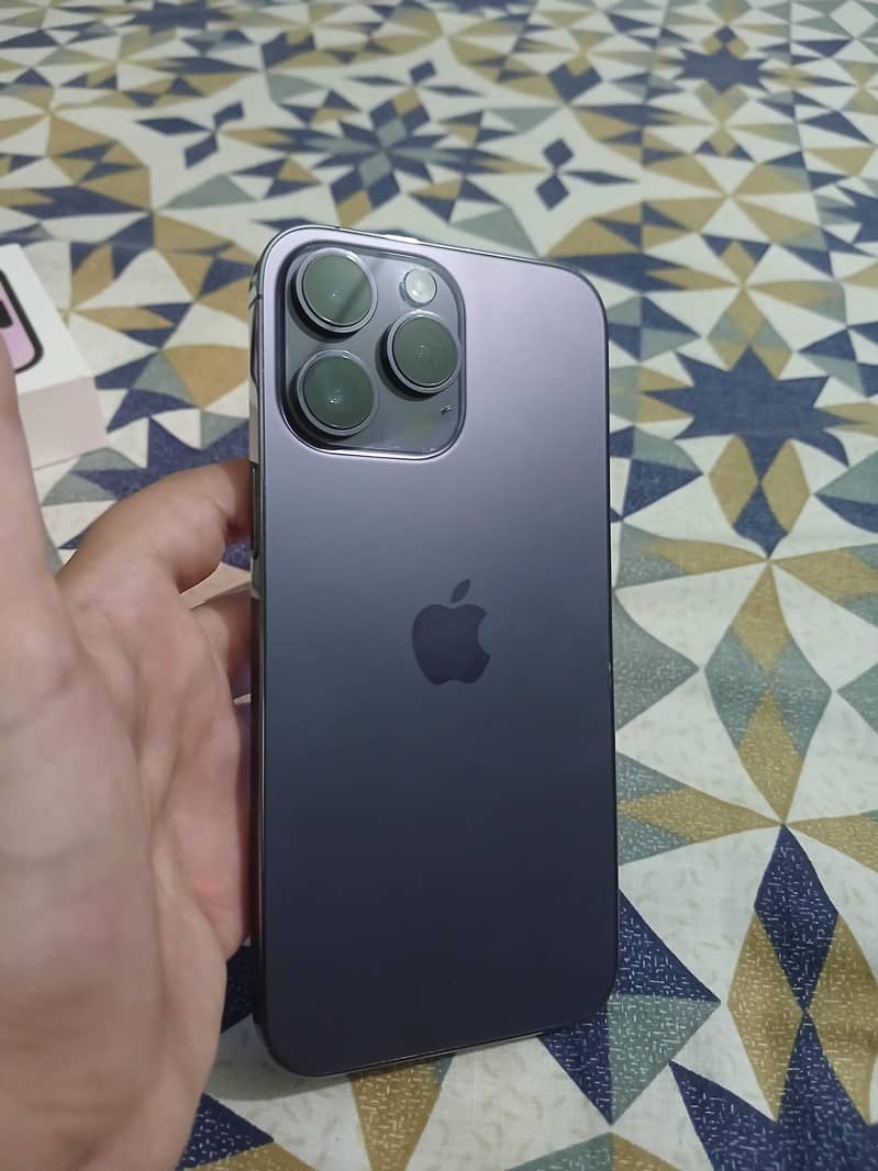 Apple iPhone 14 Pro Max 1