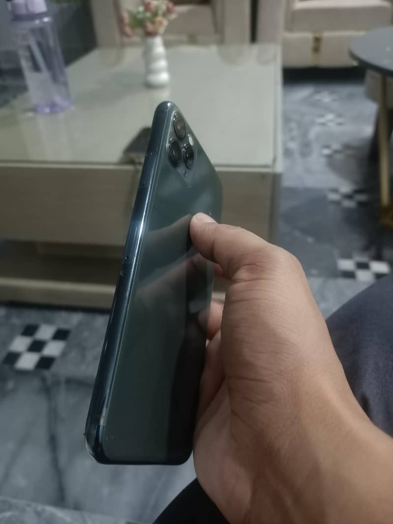 Apple iPhone 11 Pro Max 1