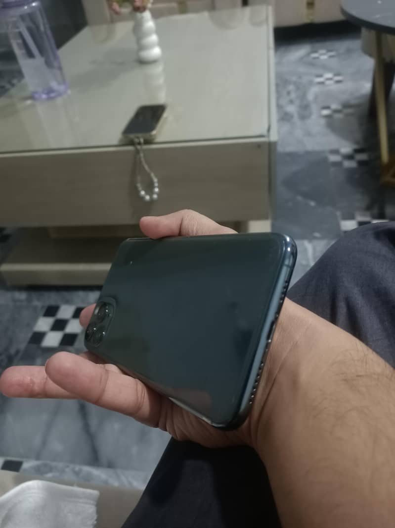 Apple iPhone 11 Pro Max 3