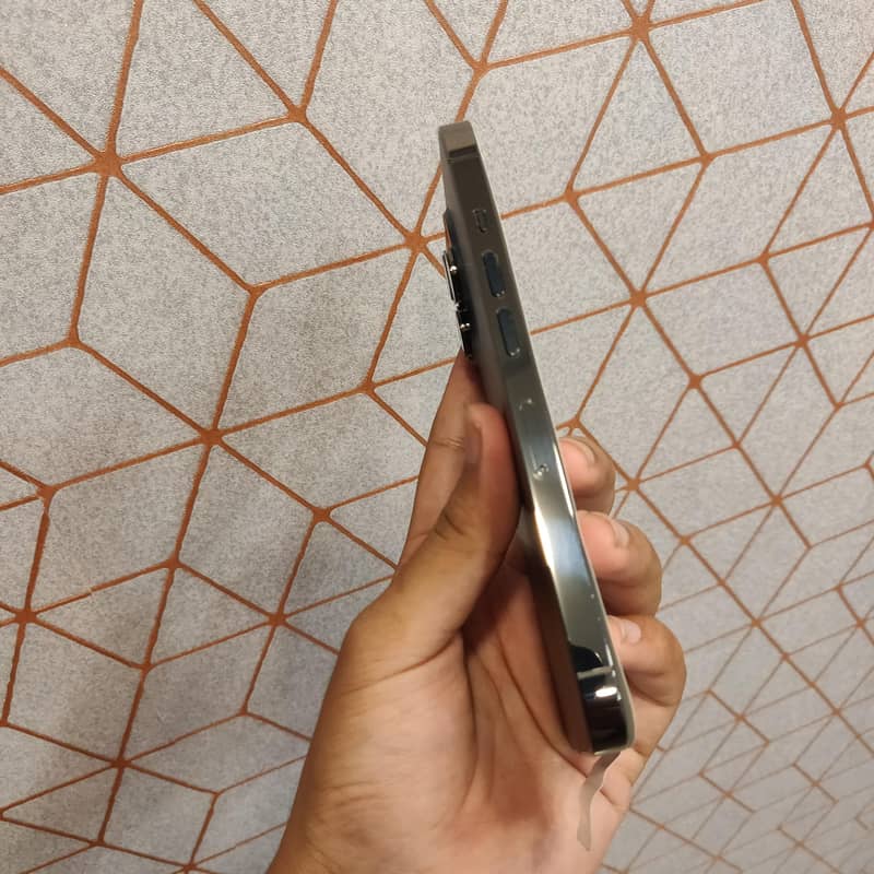 Apple iPhone 13 Pro 1