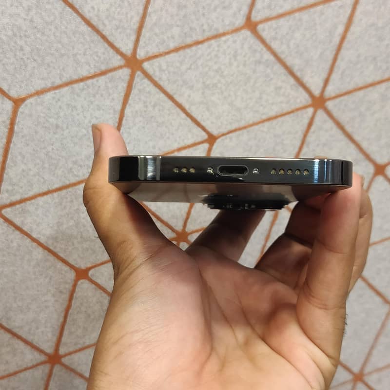 Apple iPhone 13 Pro 3