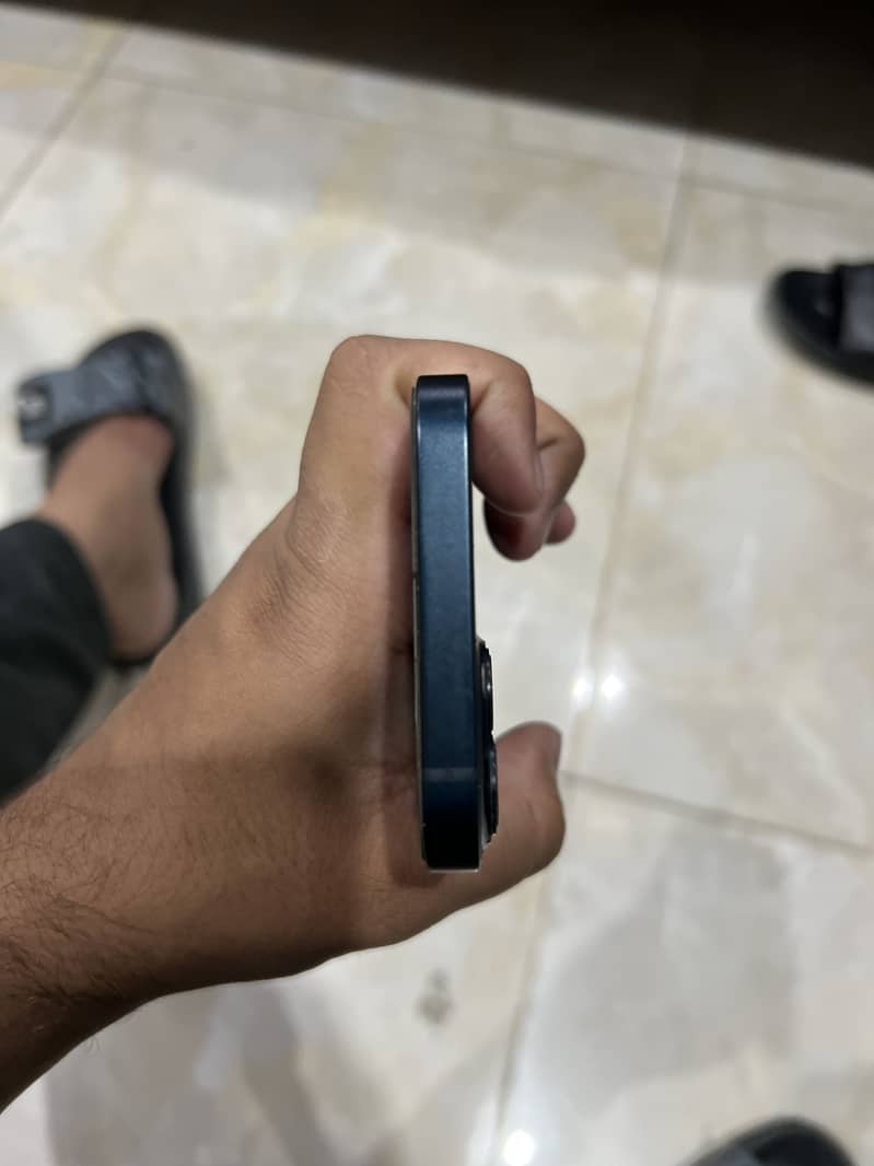Apple iPhone 13 1