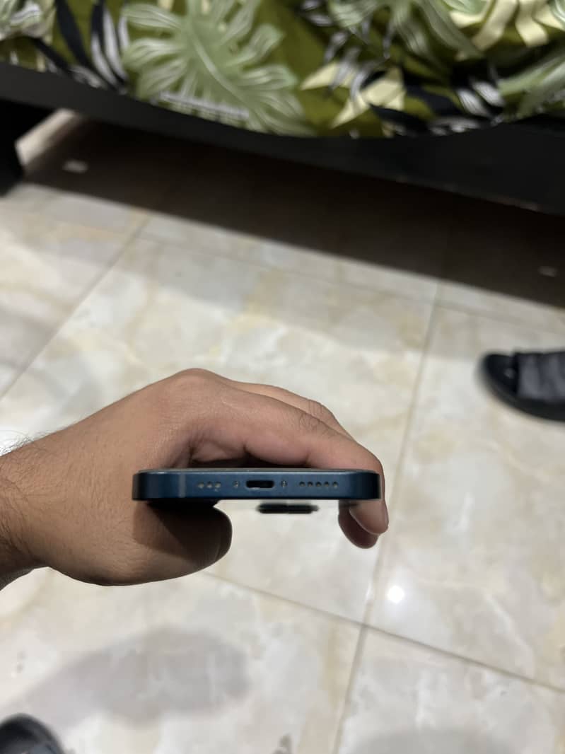 Apple iPhone 13 3