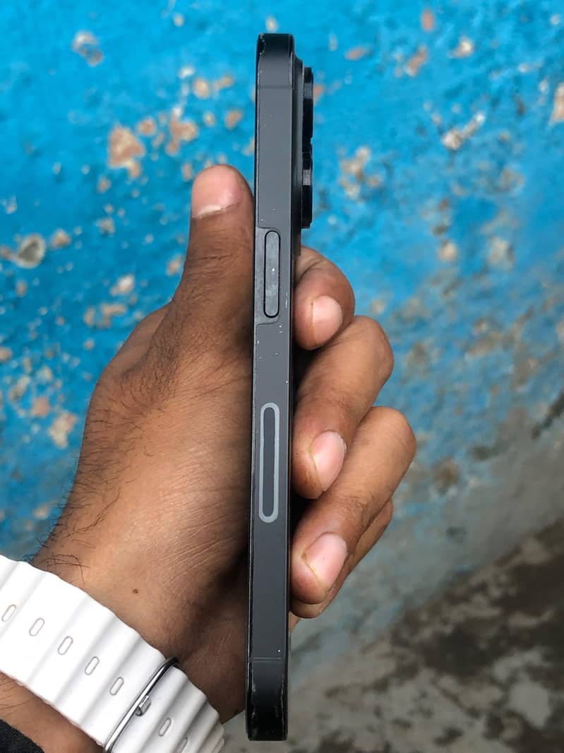 Apple iPhone 14 Pro 2