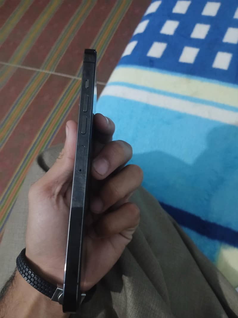 Apple iPhone 13 Pro Max 3