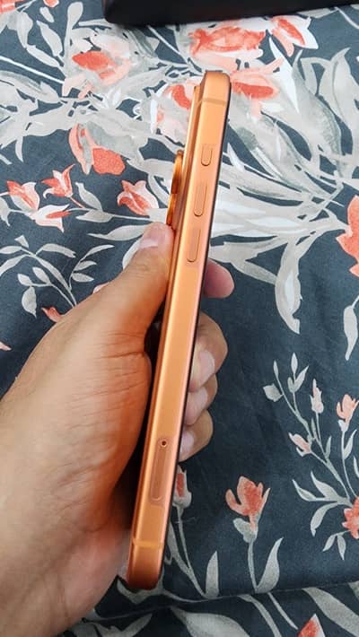 I Phone 17 pro max mustard color 256GB