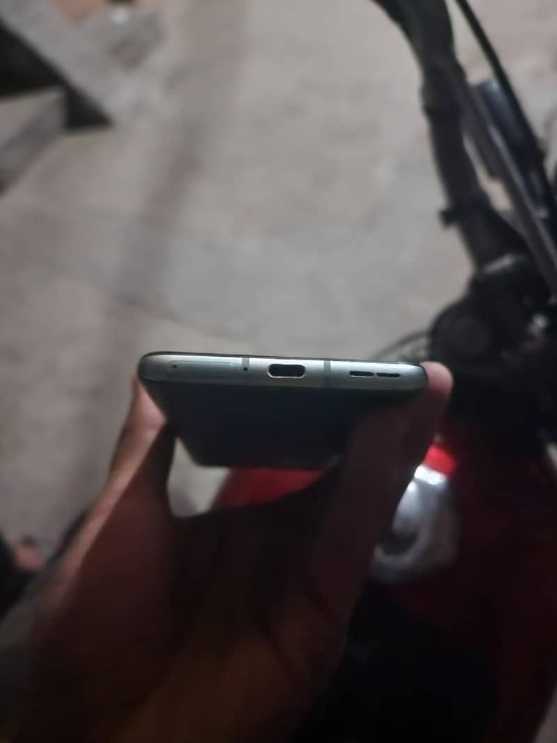 One Plus 9R 3