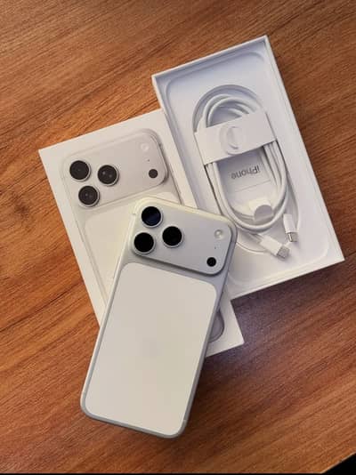 iPhone 17 Pro Max JV