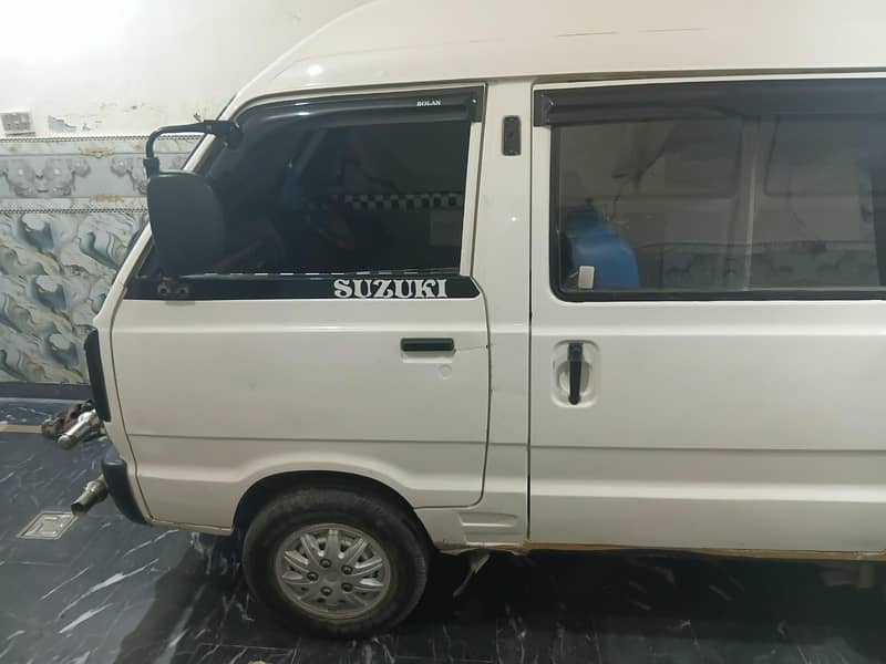 Suzuki Bolan 2011 4