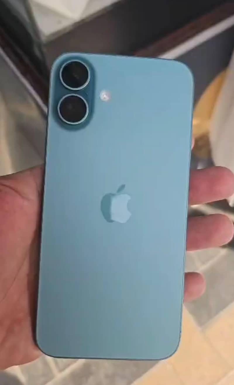 Apple iPhone 16 Plus 3