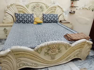 Solid wodden  Deco Paint Bed & showcase for sale