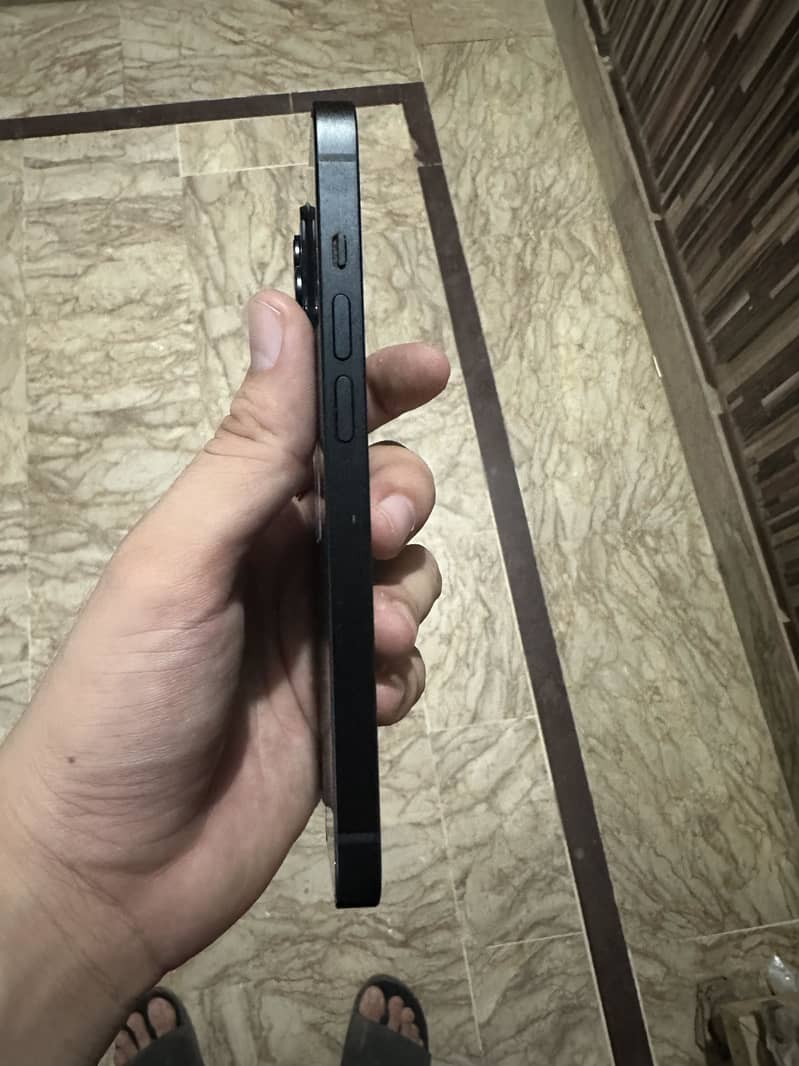 iPhone 14 JV 3