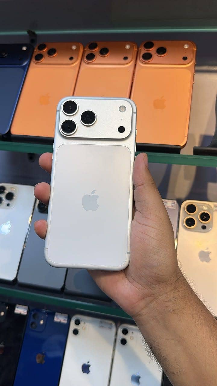 Apple iPhone 17 Pro Max 0