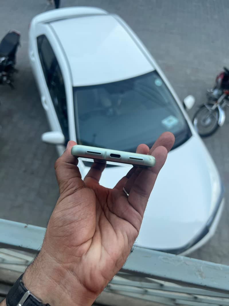 Google Pixel 8 3
