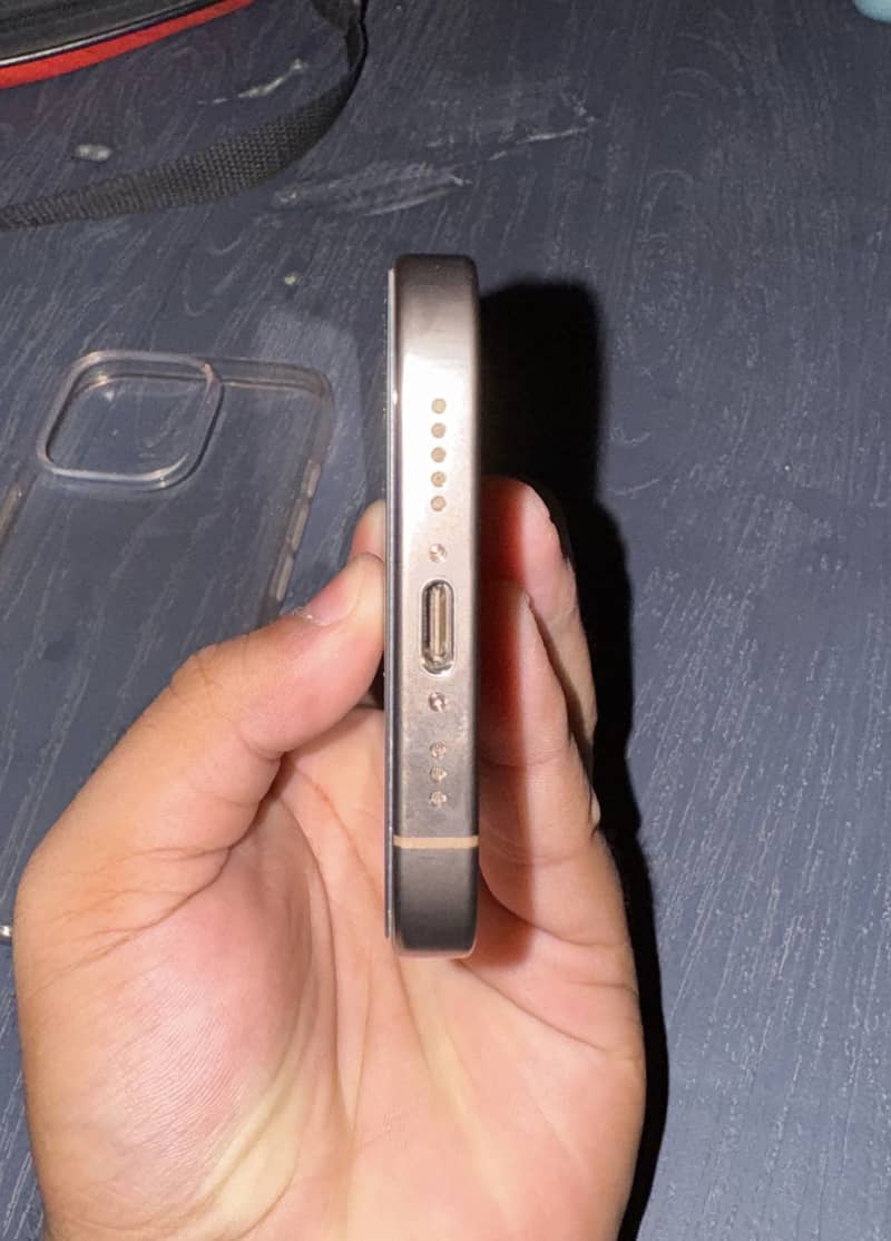 Apple iPhone 16 Pro 5