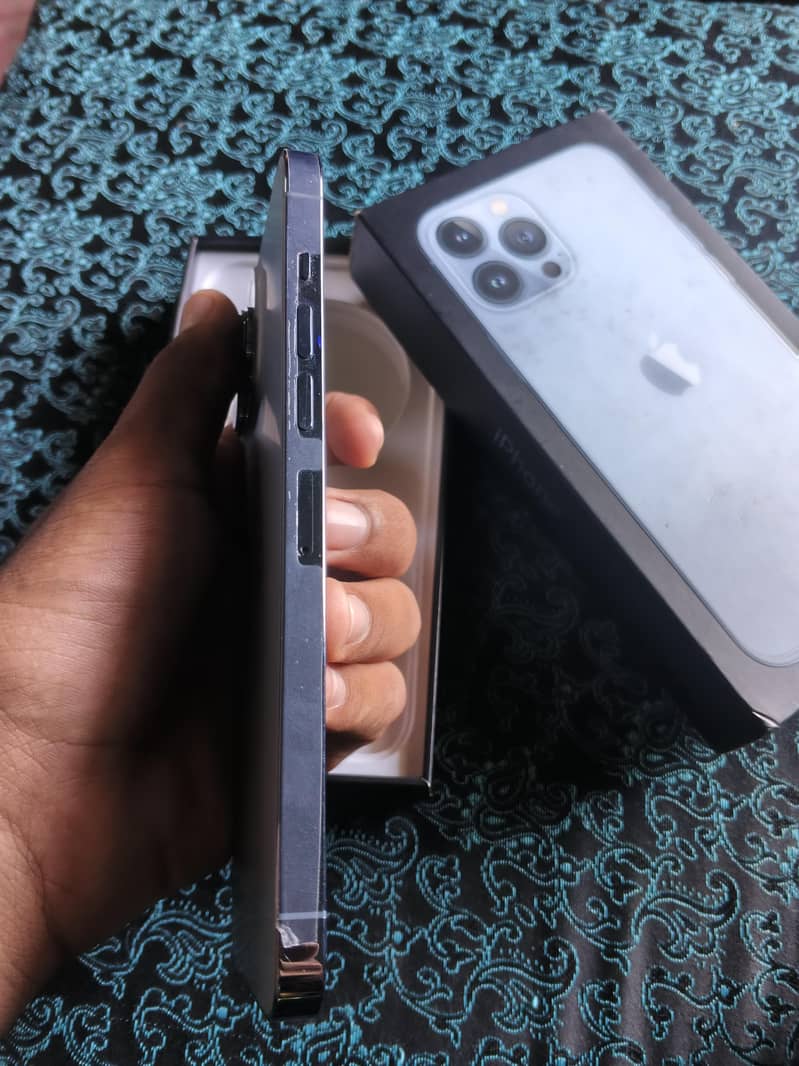 Apple iPhone 13 Pro Max 3