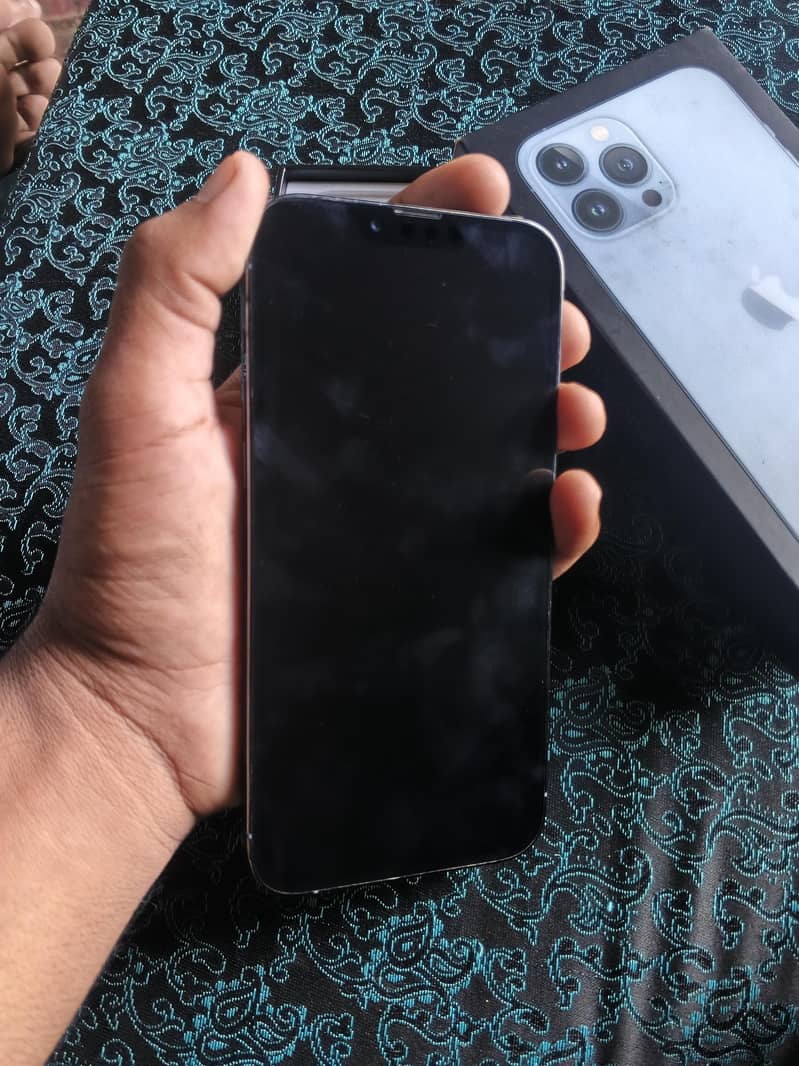 Apple iPhone 13 Pro Max 4